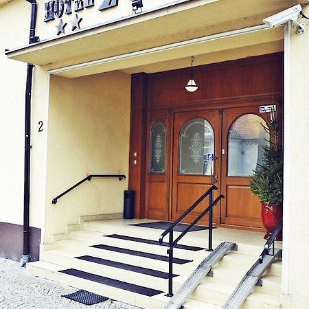 Hotel Zorza Намыслув Экстерьер фото