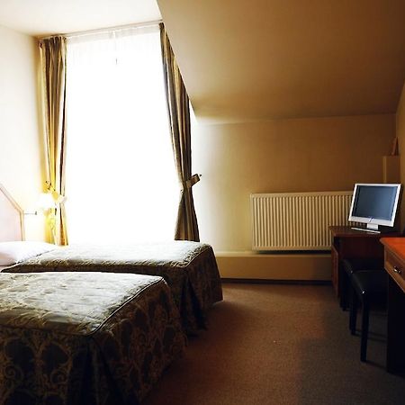 Hotel Zorza Намыслув Экстерьер фото