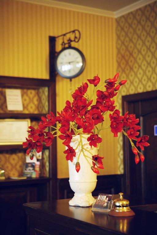 Hotel Zorza Намыслув Экстерьер фото