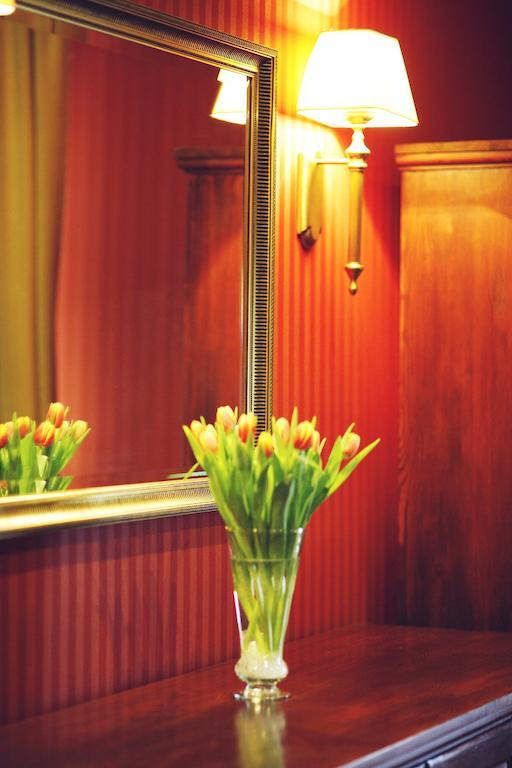 Hotel Zorza Намыслув Экстерьер фото