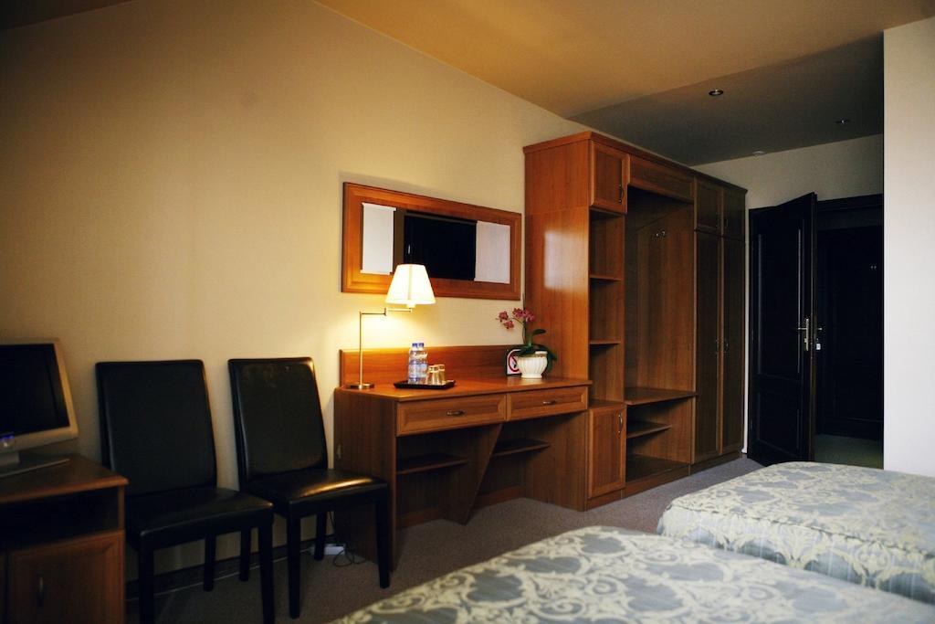 Hotel Zorza Намыслув Номер фото