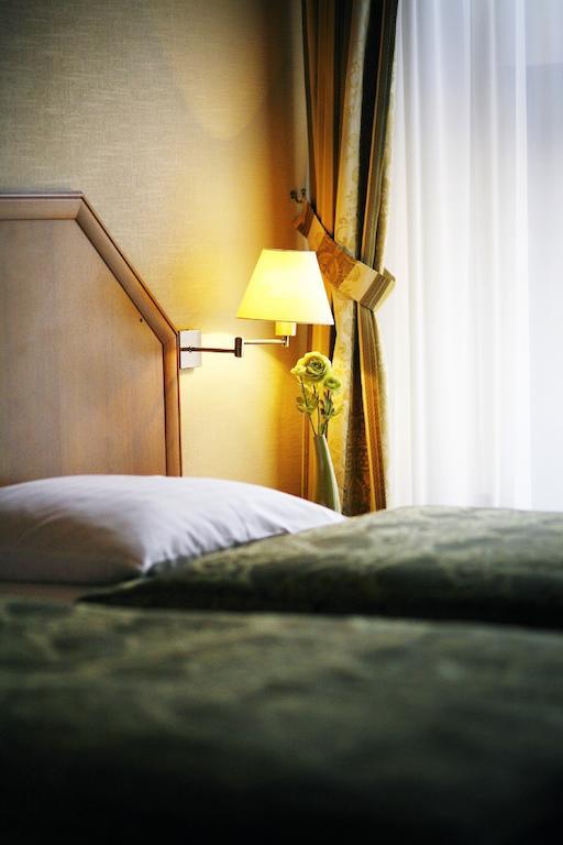 Hotel Zorza Намыслув Номер фото