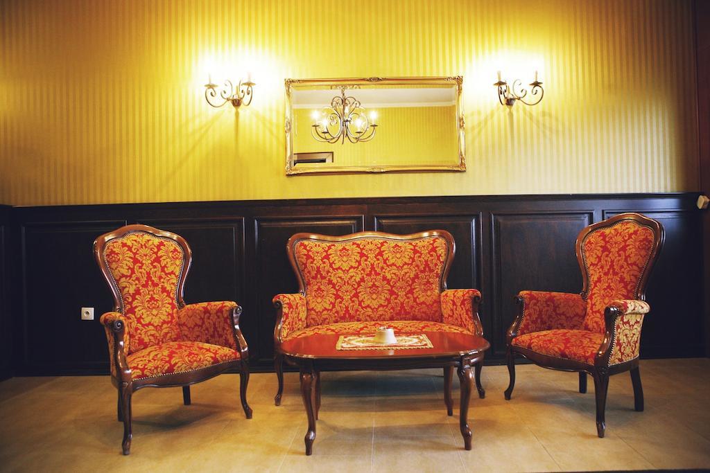 Hotel Zorza Намыслув Экстерьер фото